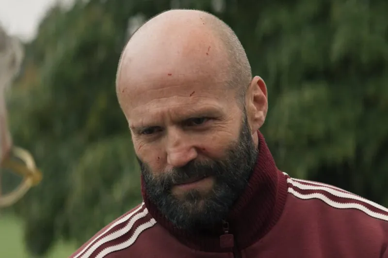 Jason Statham (59 años), sobre su infancia: "Mi madre siempre me inculcó la importancia de comer buena comida y comida sana"