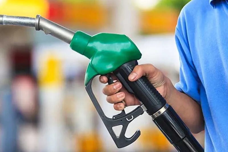 Gobierno mantiene congelados los precios de combustibles