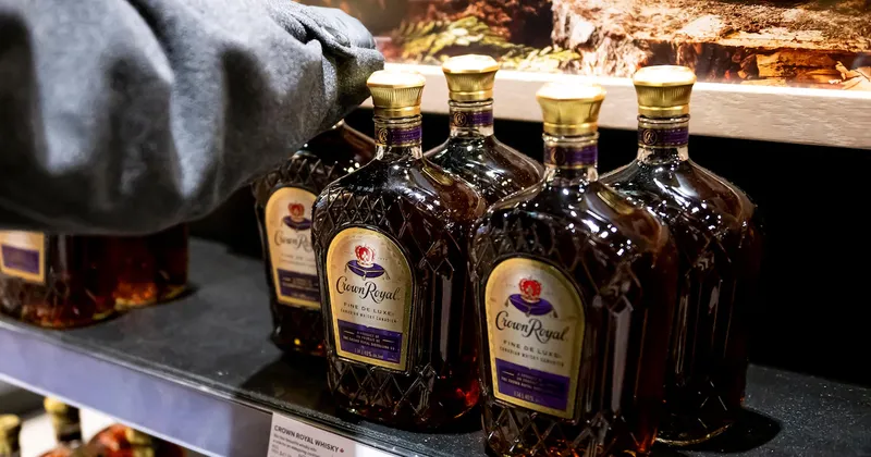 Prohibición de EE.UU. a importación de algunos productos de Canadá entra en vigor