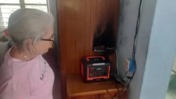 Avería eléctrica deja un lesionado y 14 casas afectadas en Santa Clara