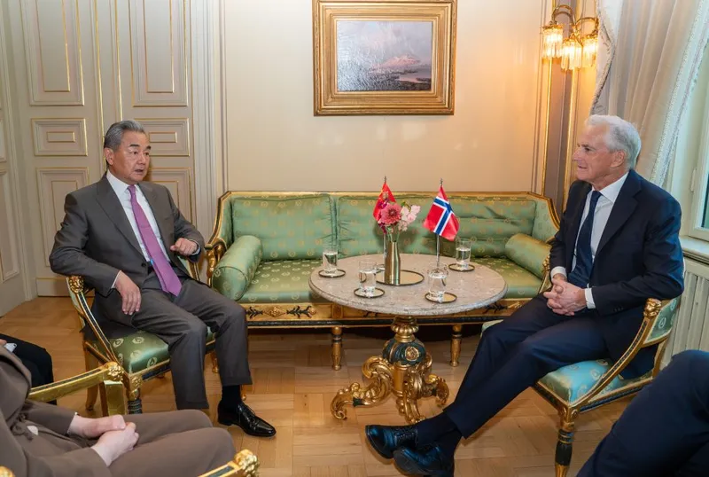 China está dispuesta a mantener intercambios de alto nivel con Noruega, dice canciller