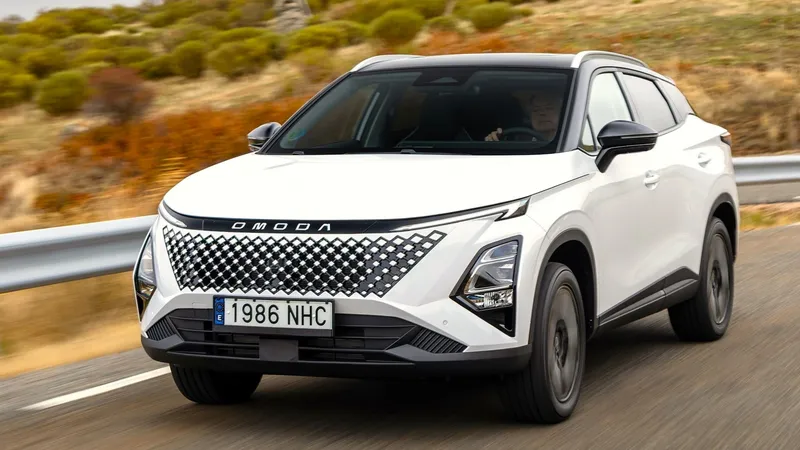 Ni BYD ni KIA: este SUV OMODA de 23.230 € es el único híbrido que planta cara al Toyota Corolla en España