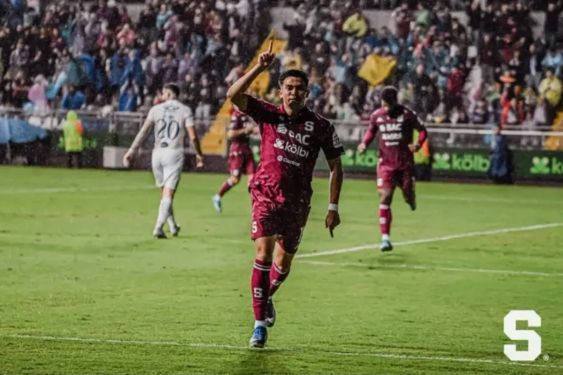 Bancy Hernández marca gol en triunfo del Saprissa