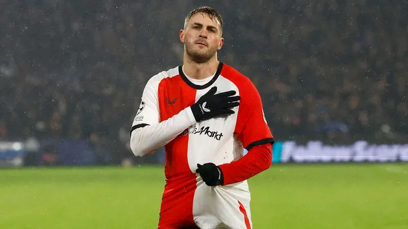El Santiago Gimenez de Feyenoord brillaría con Porto