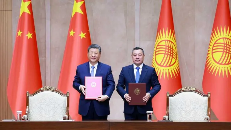 Xi Jinping y el presidente kirguís, Sadyr Japarov, firman tratado de buena vecindad, amistad y cooperación permanentes