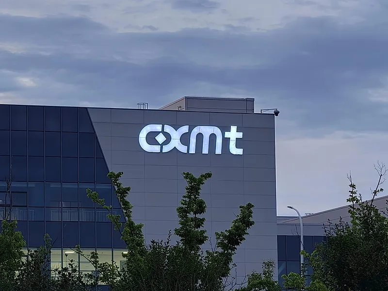 Acciones de CXMT se disparan en un debut bursátil récord por oferta pública inicial