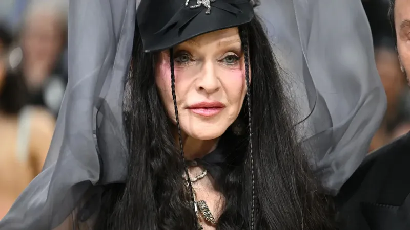 Madonna critica a quienes prefieren grabar en lugar de vivir el concierto
