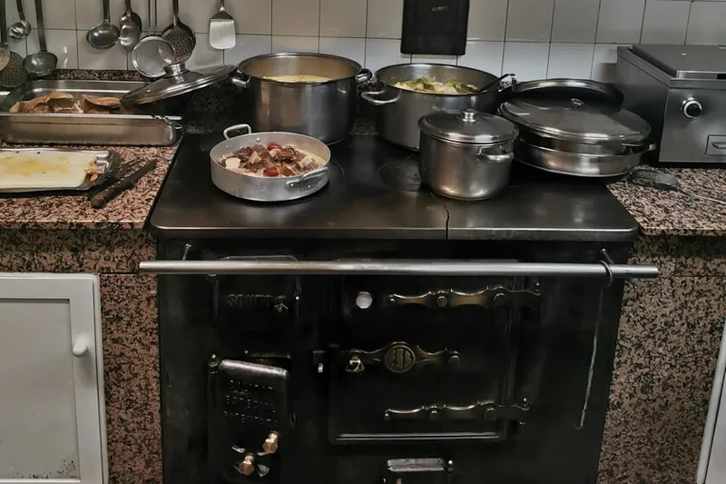 Casa Peto, el restaurante que lleva tres cuartos de siglo defendiendo las recetas clásicas de la Ría de Muros e Noia