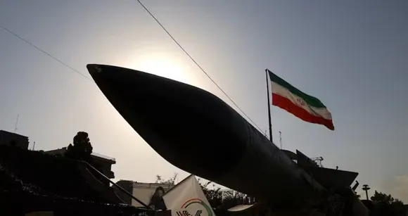 Irán contraataca con bombardeos sobre infraestructura estadounidense en Oriente Medio