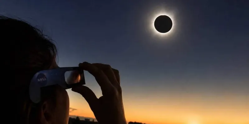 España se viste de gala para recibir un espectacular eclipse solar