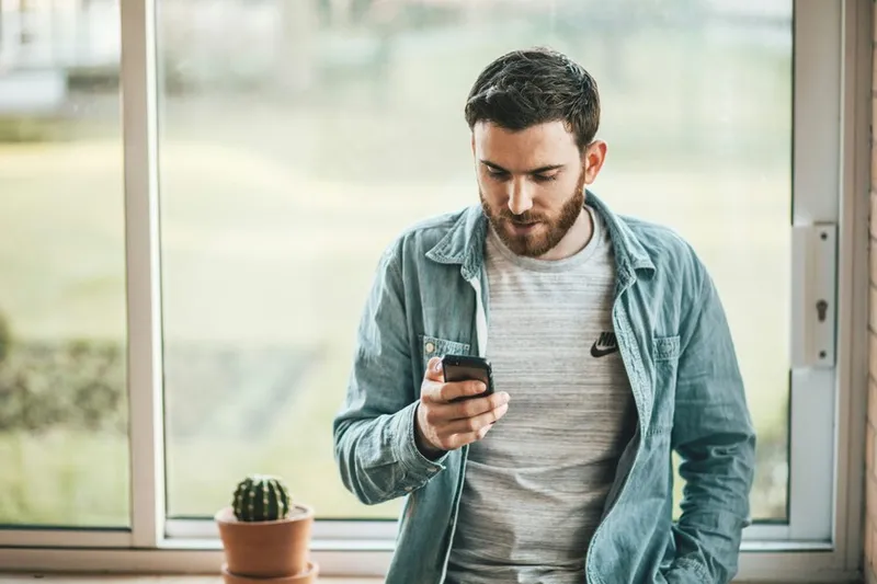 Las personas que envían mensajes escritos en vez de audios tienen cuatro características destacadas, según la psicología
