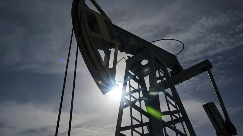 El precio de petróleo ruso se dispara 10 dólares en una noche