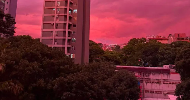 Expertos explican la razón del cielo rojo en Venezuela