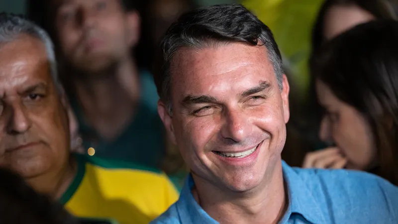¿Qué explica la victoria de Flávio Bolsonaro, pese a las encuestas?