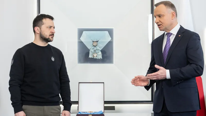 Polonia explica a Zelenski por qué le quitó la máxima condecoración del país
