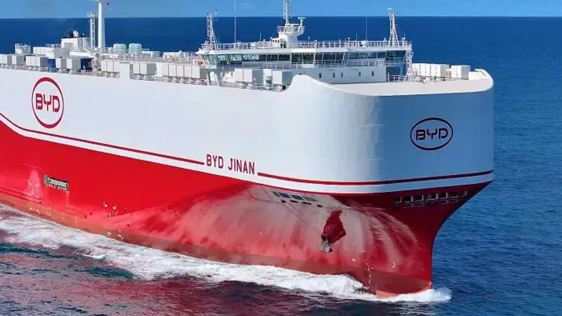 España se prepara para una oleada de híbridos de BYD: un barco cargado con 7.300 coches ya viene de camino