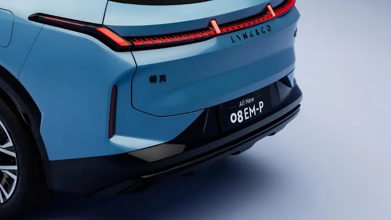 Lynk & Co lanza un SUV híbrido con 1.400 km de autonomía eléctrica por solo 24.000 euros