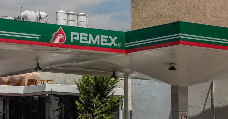 México aumenta subsidio a la gasolina regular mientras EE.UU. e Irán se acercan a un acuerdo de paz