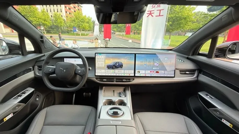 Tiene 670 km de autonomía, 643 litros de maletero y cuesta 23.250 €: así es el SUV eléctrico chino que llegará a Europa en 2027