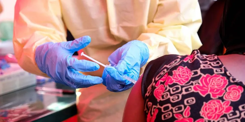 ¿Preocupante?: Vacuna contra brote de ébola podría demorarse hasta nueve meses