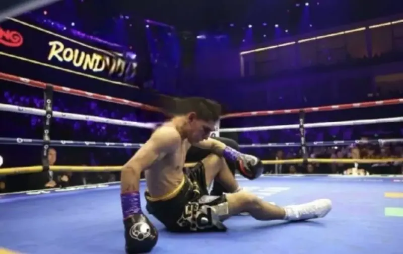 Jesse Rodríguez vence por nocaut al “Puma” Martínez en pelea por unificación de títulos