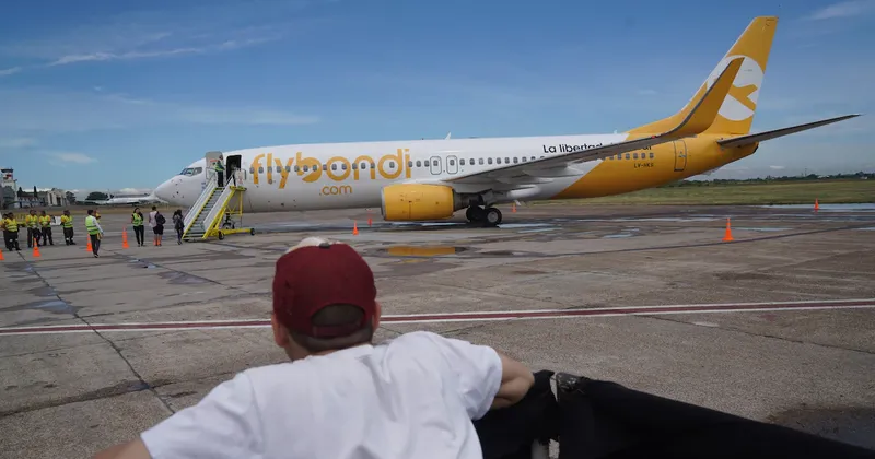 Flybondi queda al borde de la quiebra pese a las promesas de un aliado de Milei