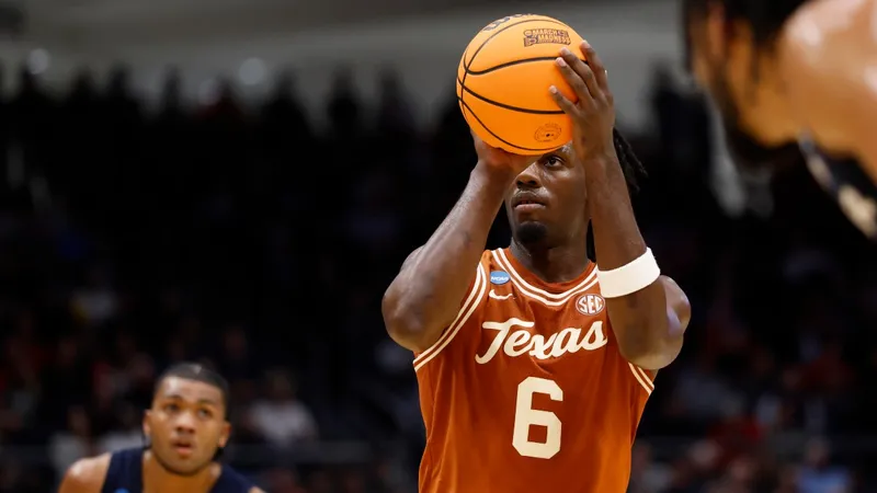 Arthur Kaluma, a los Lakers con un two-way