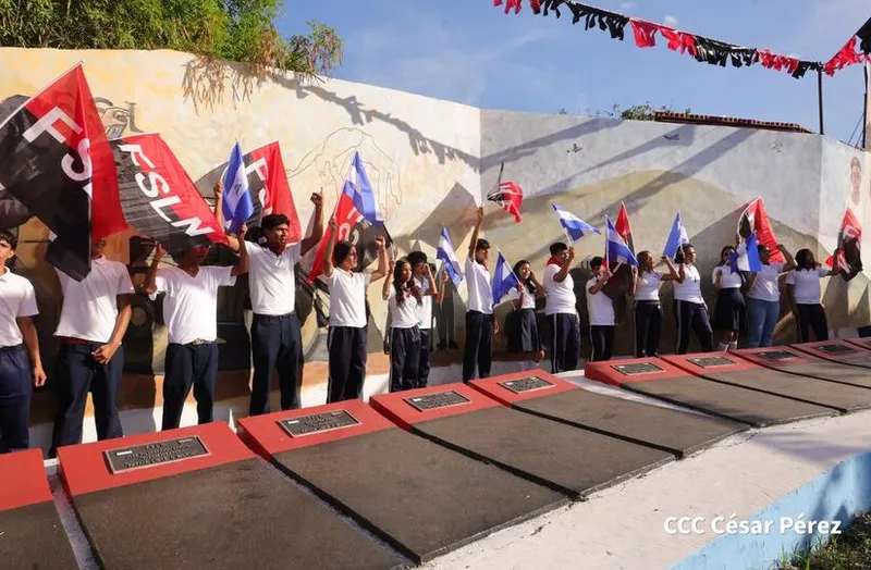 Rinden homenaje a los héroes y mártires de la Colina 110