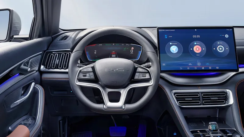 Dominio claro de BYD en España: dos SUV híbridos enchufables revientan las estadísticas y marcan un récord histórico