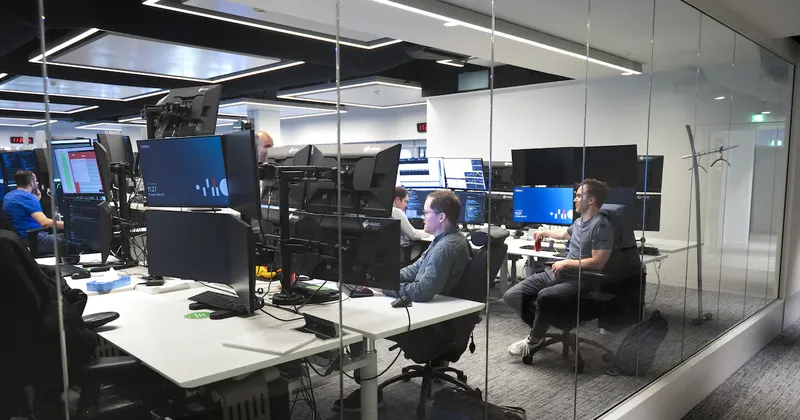 ¿Adiós a la estrategia 60/40? Wall Street debate cómo invertir en acciones y bonos
