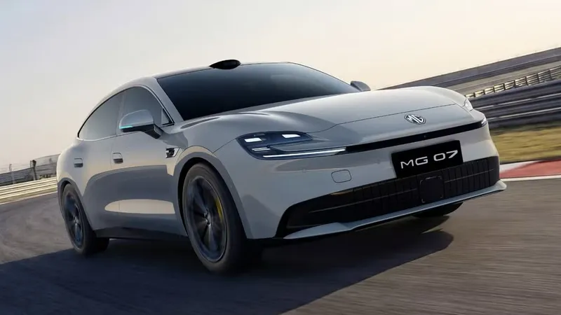 Furor por el nuevo MG de 1.745 km de autonomía y 13.855 €: 10.000 reservas en menos de dos minutos y subiendo