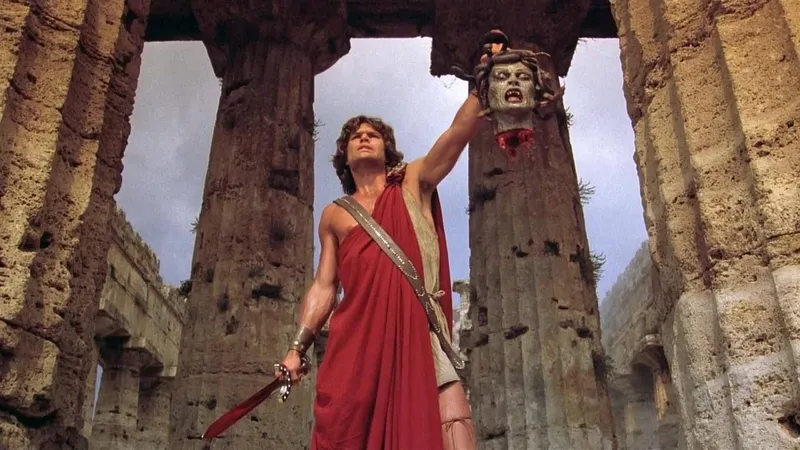 Esta mítica película de 1981 es "una grandiosa y gloriosa aventura romántica, llena de valientes héroes, bellas heroínas, temibles monstruos e impresionantes duelos a muerte"