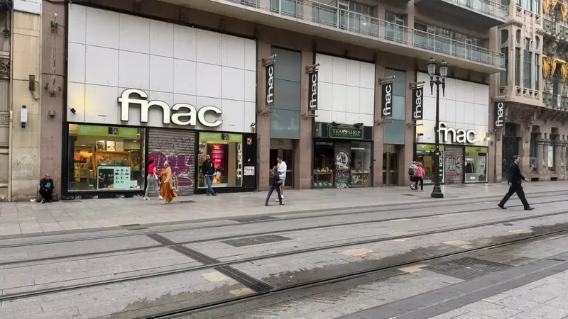 El gran Zara que abrirá en Zaragoza con más de 5000 metros cuadrados convence a Fnac: no se trasladan hasta otoño de 2027