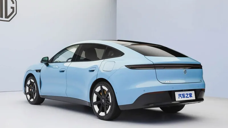 MG lanza el 07, coche eléctrico con batería de estado líquido-sólido y 840 km de autonomía desde 19.500 euros