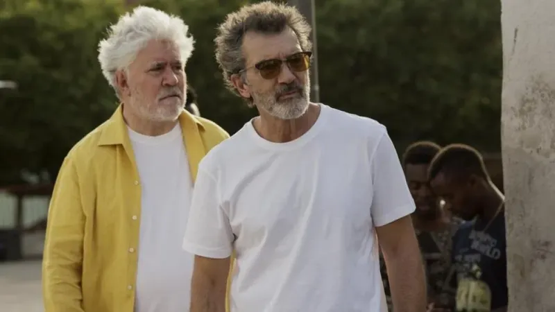 Pedro Almodóvar, director: "Tengo una casa nueva para poner todos los cuadros que he ido comprando a lo largo de los años"