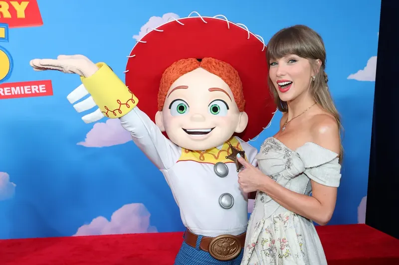 ‘I Knew It, I Knew You’ de Taylor Swift debuta en el No. 1 del Billboard Hot 100