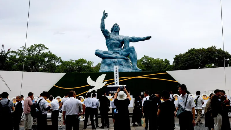 Mientras Tokio guarda silencio, el alcalde de Nagasaki señala al responsable por el bombardeo nuclear