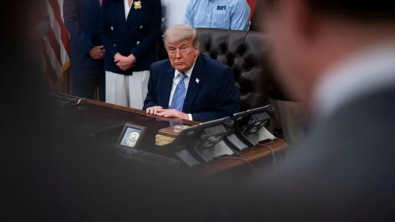 De fracaso en fracaso: Trump busca en Cuba lo que no consiguió en Irán