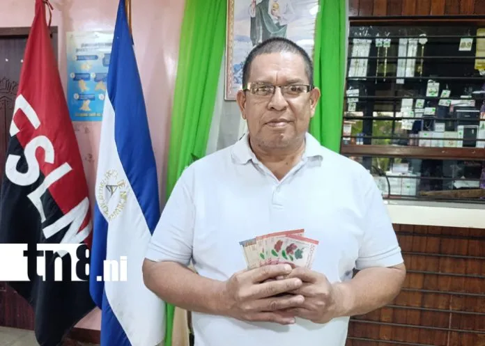 Servidores públicos reciben salario adelantado correspondiente al mes de julio