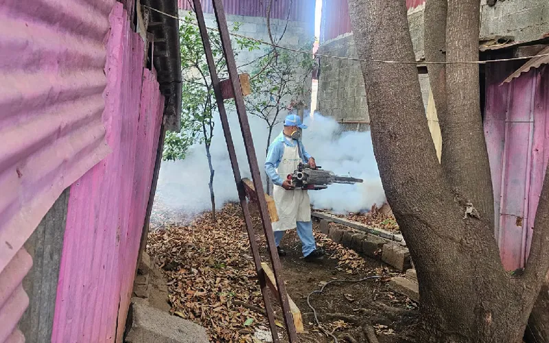 Lucha contra el dengue continúa en el barrio Ariel Darce