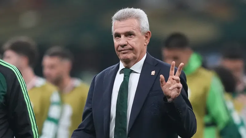 ¿Cuándo debuta Javier Aguirre en Mestalla?
