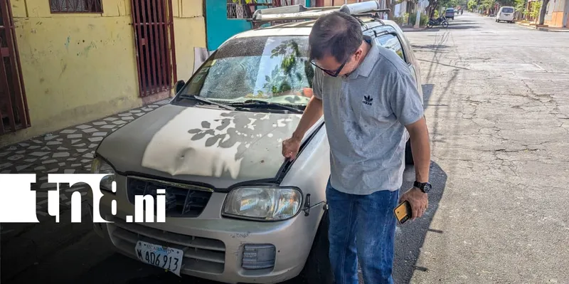 Vehículo estacionado es impactado y conductor se da a la fuga en Campo Bruce...