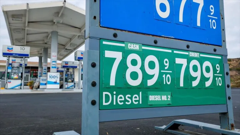 Alto cargo del CGRI: mercados petroleros revelan mentiras de Trump sobre Ormuz