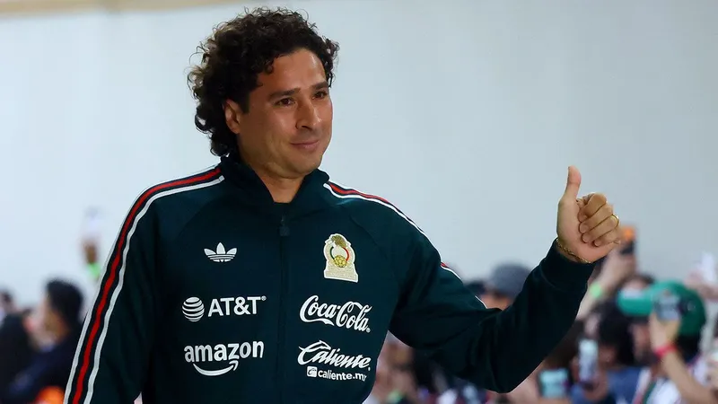 De promesa a leyenda; Así evolucionó Guillermo Ochoa a lo largo de los Mundiales