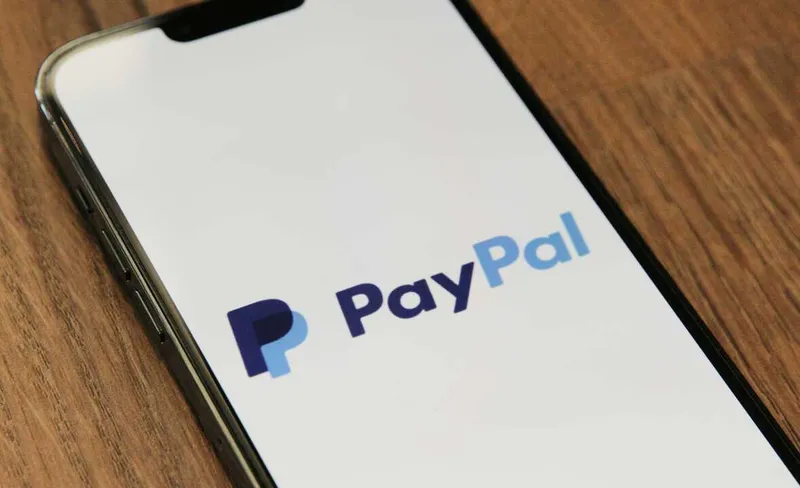 PayPal factura 8.700 millones, pero el beneficio se desploma un 12%