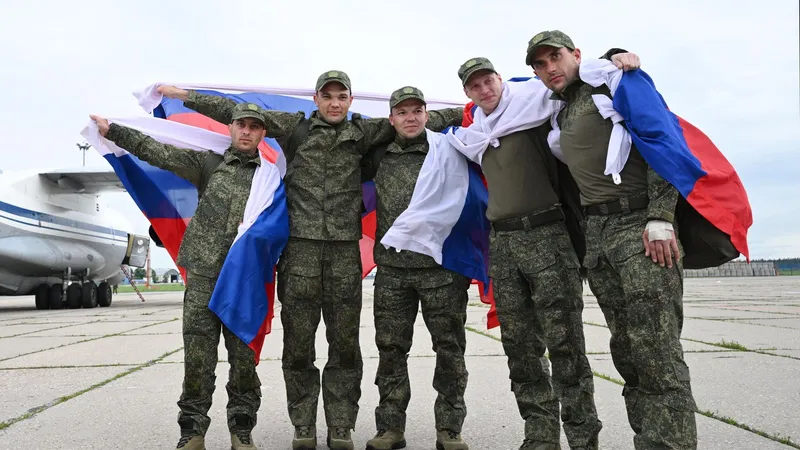 Rusia y Ucrania realizan un canje de prisioneros de guerra bajo la fórmula 270 por 270