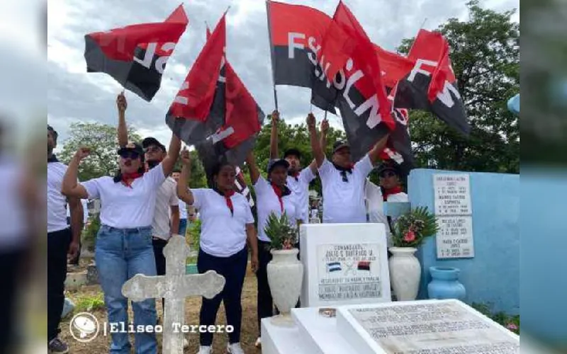 Galería Fotográfica: Flores de Julio para Julio Eterno