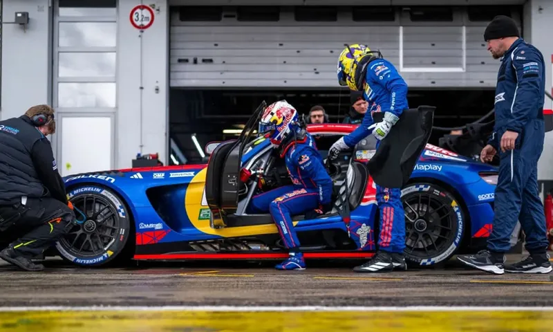Falla mecánica deja a Verstappen sin el título de las 24 Horas de Nürburgring