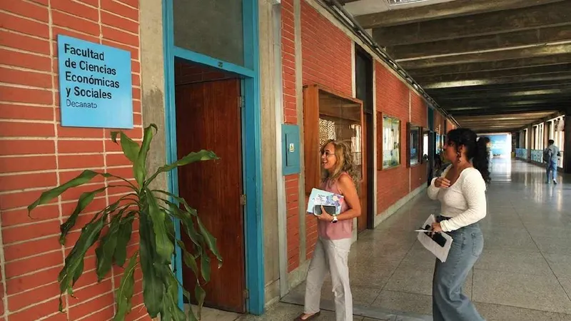 UCAB advierte que la reconstrucción requiere información oficial económica