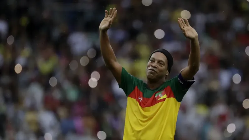 Ronaldinho elogió a Santiago Gimenez y a la selección mexicana